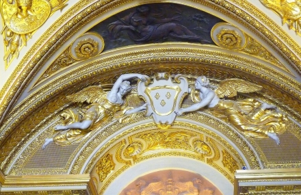 royalPalaceImg